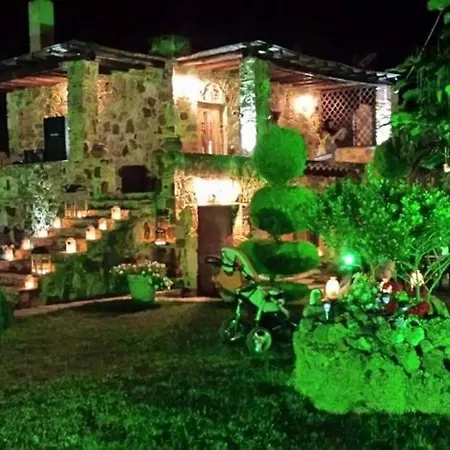 Thodis Villa'S * Karianí
